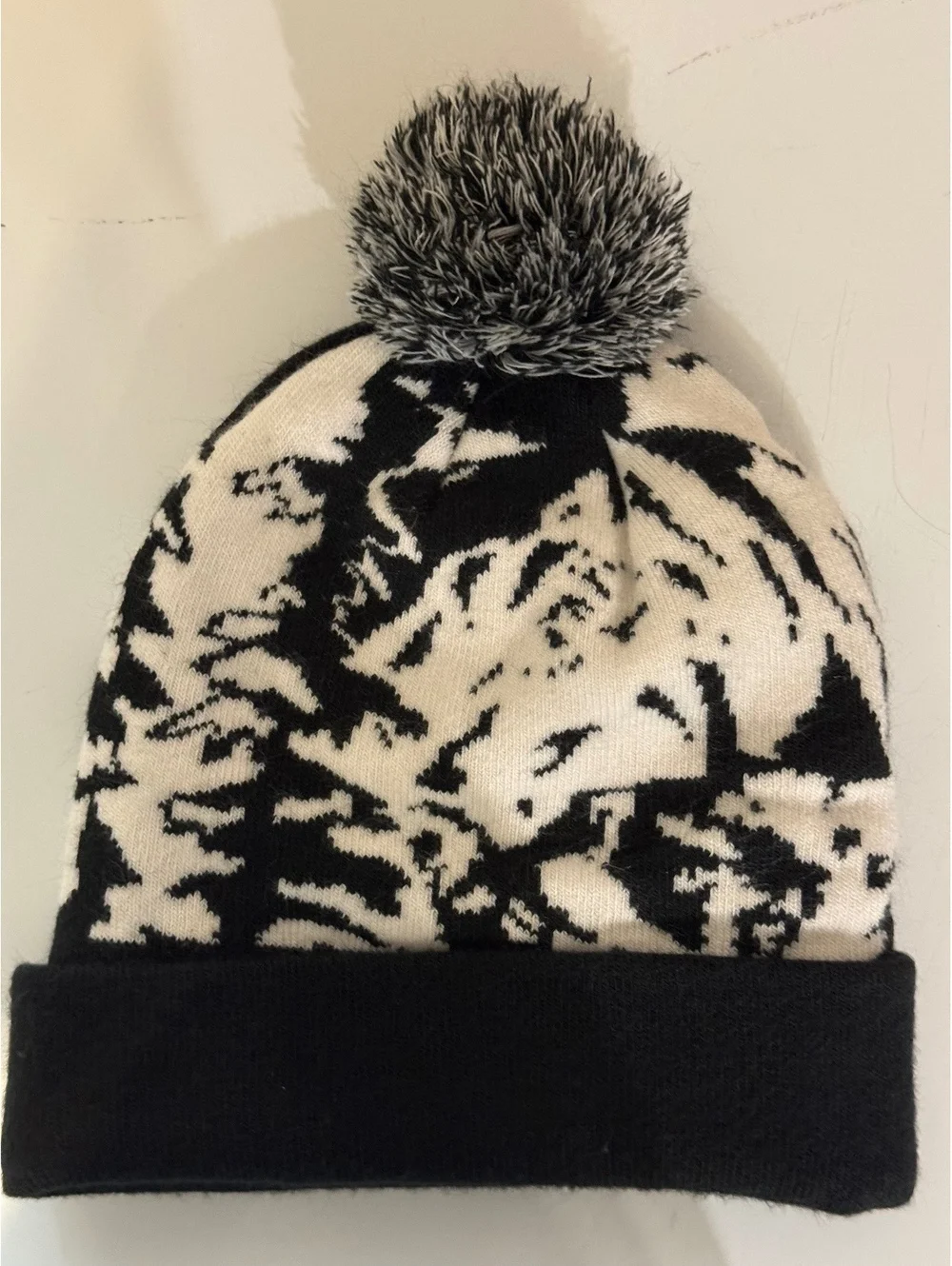 The North Face Unisex Pom PomBeanie One Size Black Cream Graphic Knit Winter Hat
